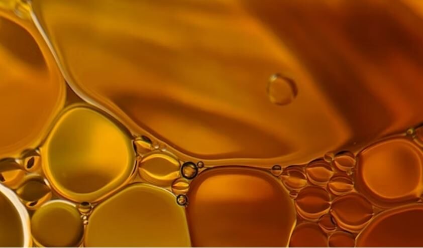 Oil-Testing close up of oil